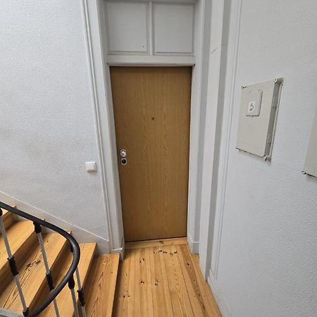 Comfy 3 Bedroom Apartment Campo De Ourique Lisbon Bagian luar foto