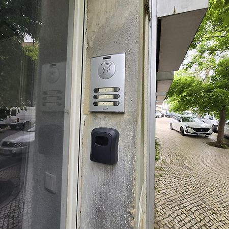 Comfy 3 Bedroom Apartment Campo De Ourique Lisbon Bagian luar foto