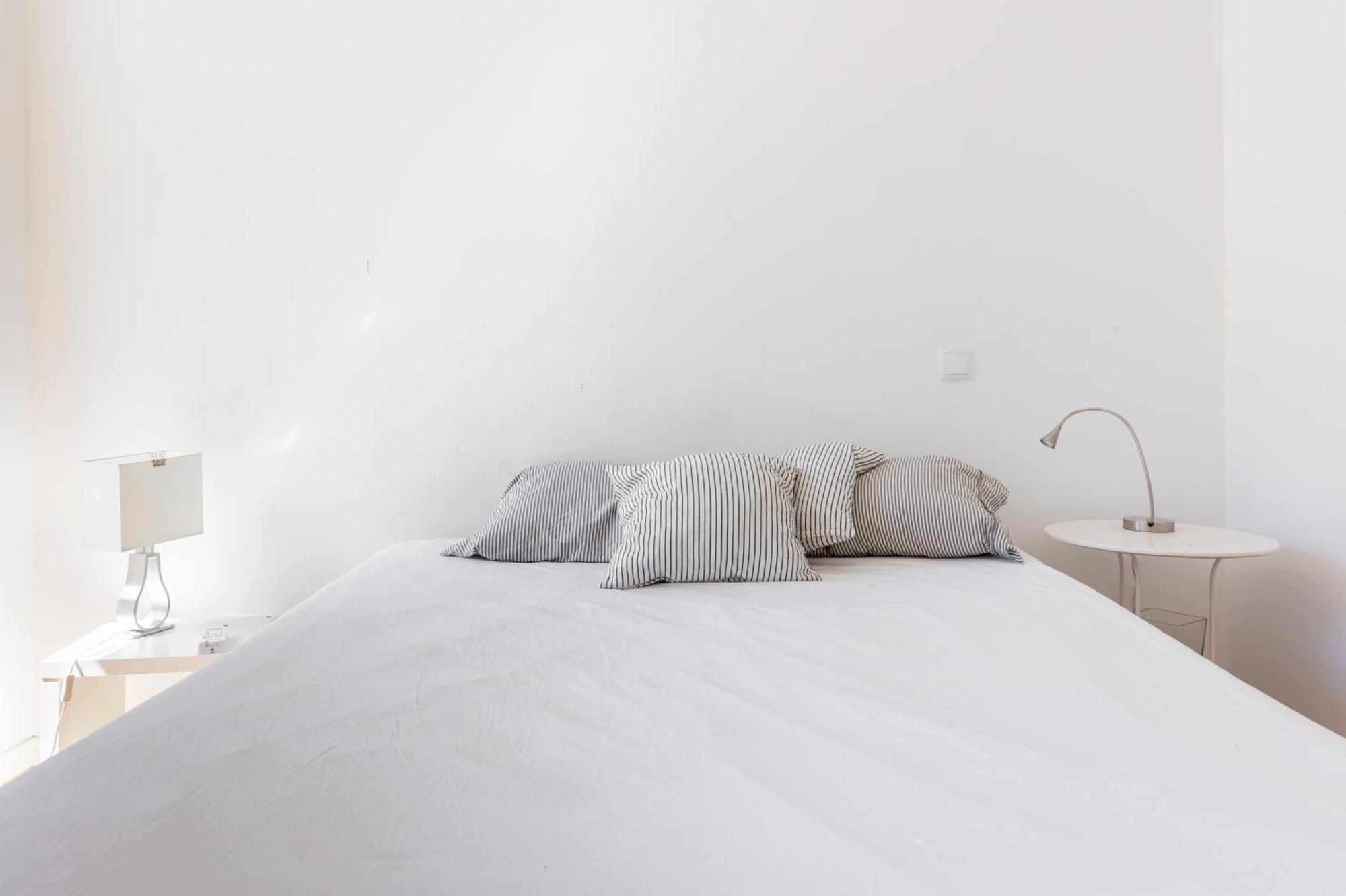 Comfy 3 Bedroom Apartment Campo De Ourique Lisbon Bagian luar foto