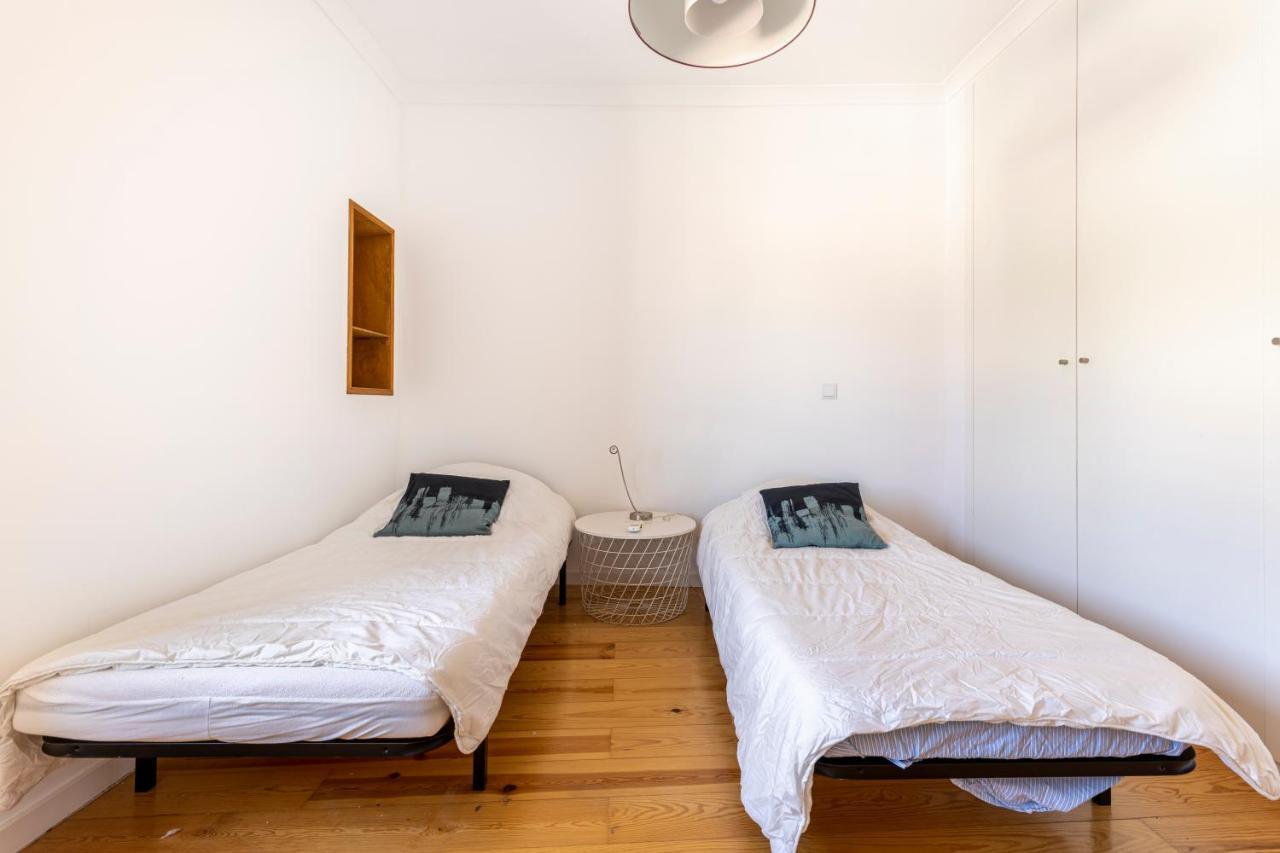 Comfy 3 Bedroom Apartment Campo De Ourique Lisbon Bagian luar foto