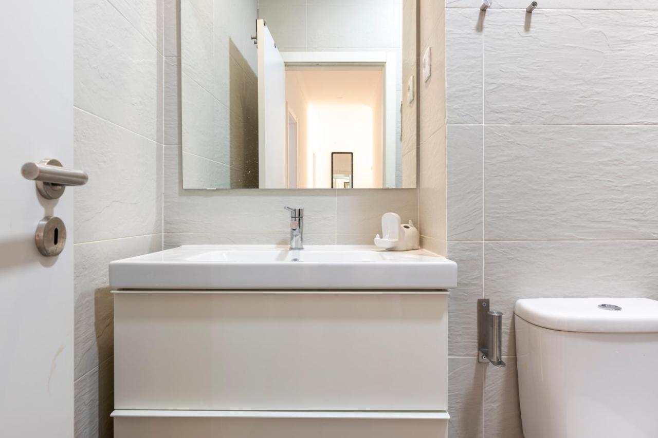 Comfy 3 Bedroom Apartment Campo De Ourique Lisbon Bagian luar foto