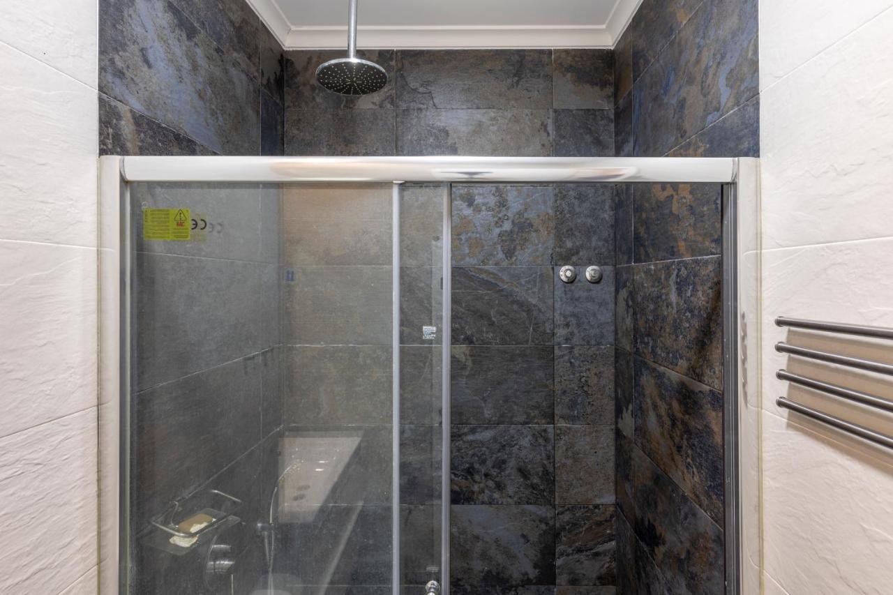 Comfy 3 Bedroom Apartment Campo De Ourique Lisbon Bagian luar foto