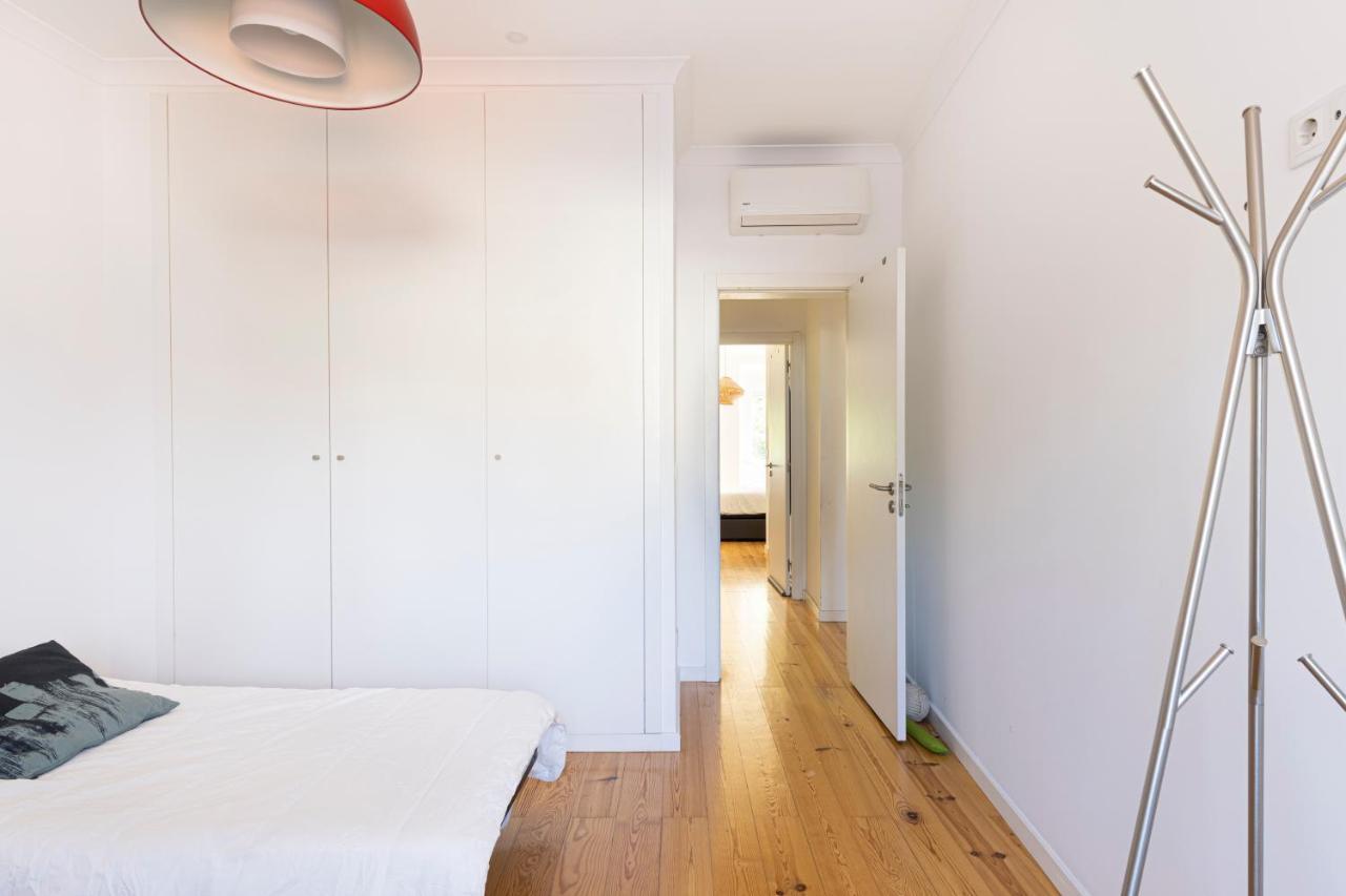 Comfy 3 Bedroom Apartment Campo De Ourique Lisbon Bagian luar foto