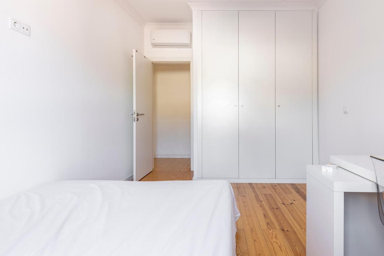 Comfy 3 Bedroom Apartment Campo De Ourique Lisbon Bagian luar foto