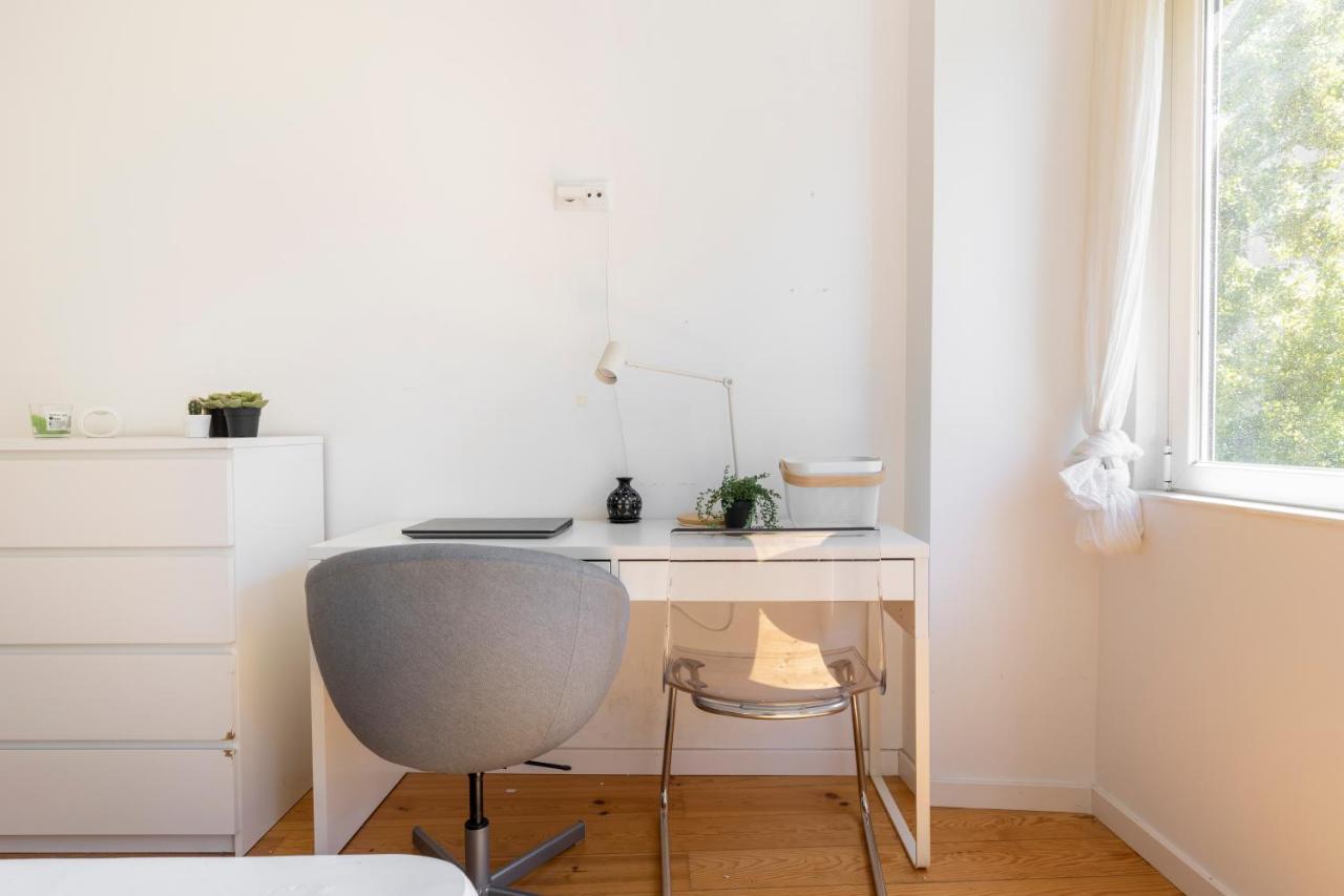 Comfy 3 Bedroom Apartment Campo De Ourique Lisbon Bagian luar foto